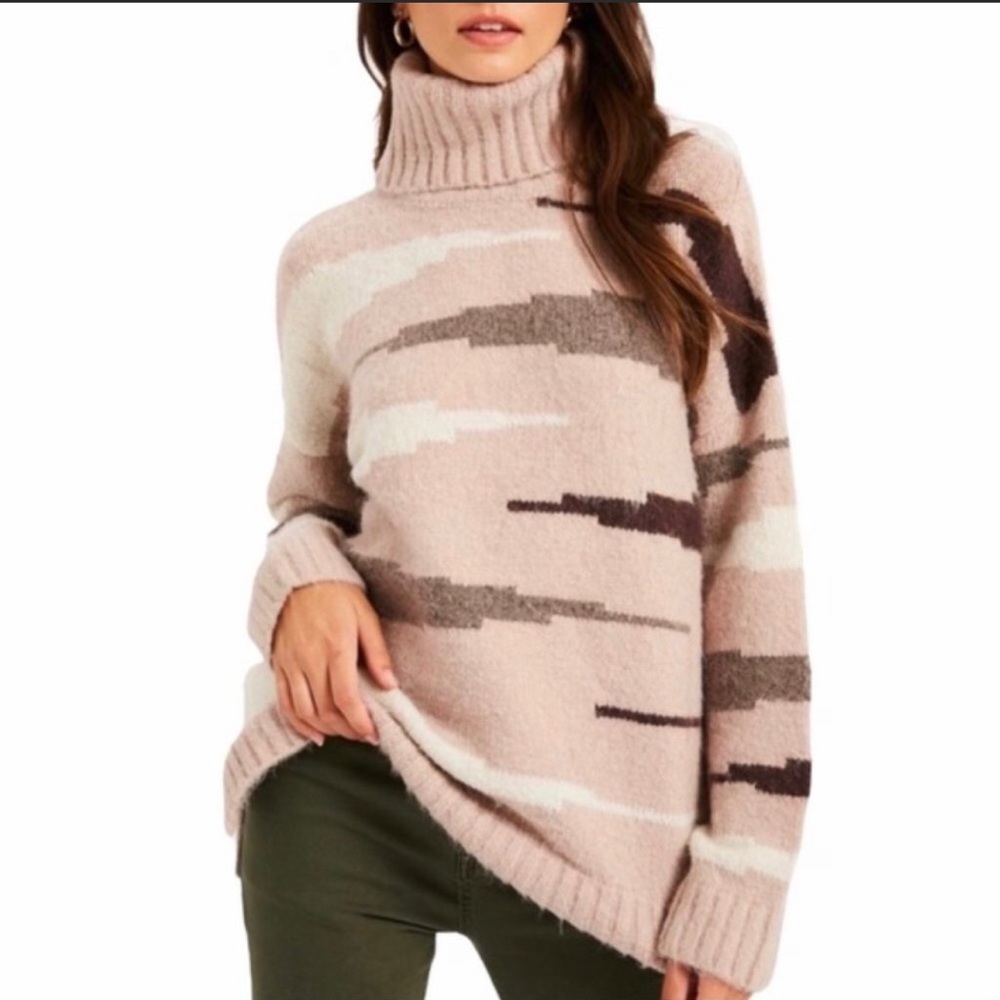 Cozy Pink Patterned Turtleneck Sweater